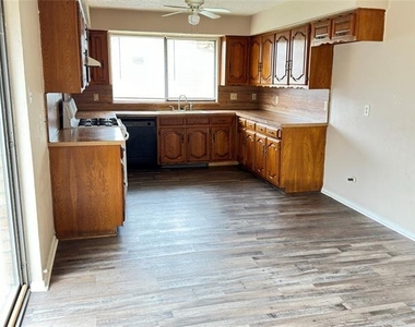 1444 Pinnacle Peak Drive - Photo Thumbnail 3