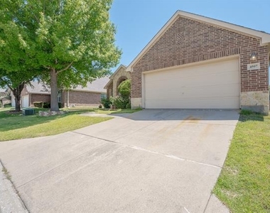 4507 Fox River Trail - Photo Thumbnail 2