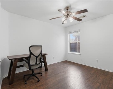4507 Fox River Trail - Photo Thumbnail 16