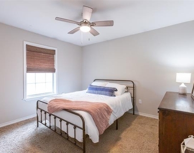 634 E North 16th Street - Photo Thumbnail 13