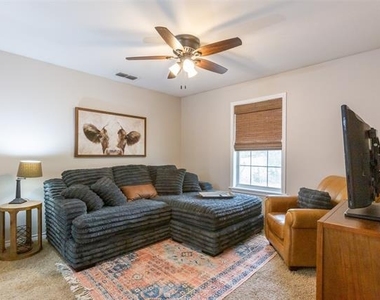 634 E North 16th Street - Photo Thumbnail 3