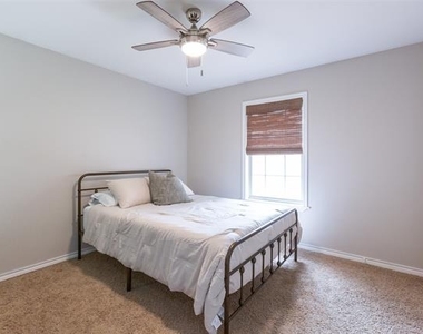 634 E North 16th Street - Photo Thumbnail 20