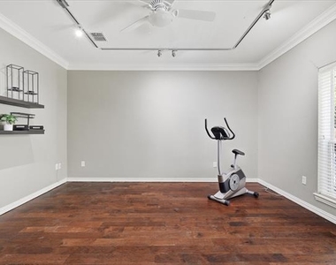 3111 Cedarplaza Lane - Photo Thumbnail 4