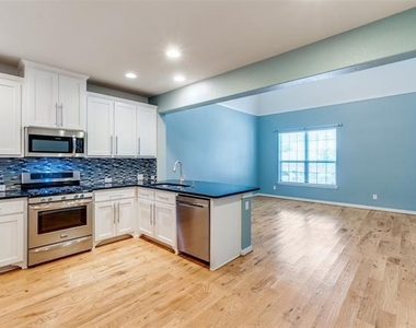 531 Matthew Place - Photo Thumbnail 6