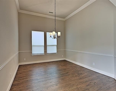 7017 Benjamin Way - Photo Thumbnail 6