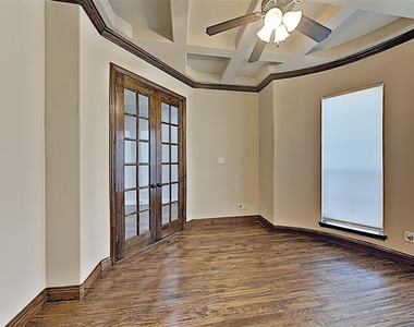 7017 Benjamin Way - Photo Thumbnail 18