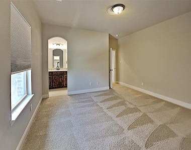 7017 Benjamin Way - Photo Thumbnail 11