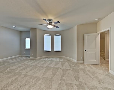 7017 Benjamin Way - Photo Thumbnail 21