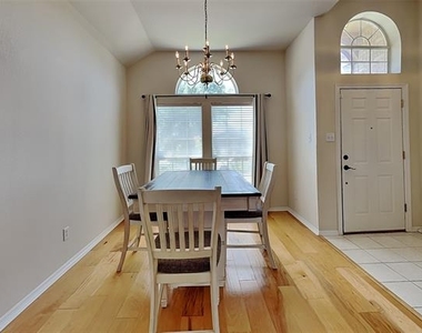 1716 Alpine Drive - Photo Thumbnail 5