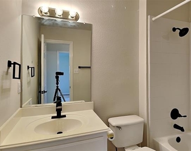 1716 Alpine Drive - Photo Thumbnail 13