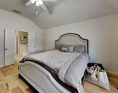 1716 Alpine Drive - Photo Thumbnail 7