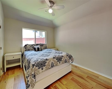 1716 Alpine Drive - Photo Thumbnail 10