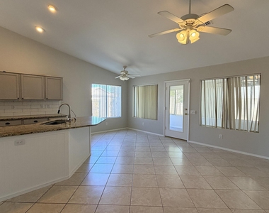 39 N Pueblo Street - Photo Thumbnail 4