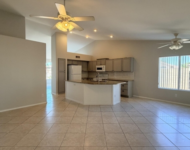 39 N Pueblo Street - Photo Thumbnail 3