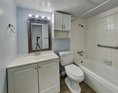 1913 Briarwood Drive - Photo Thumbnail 14