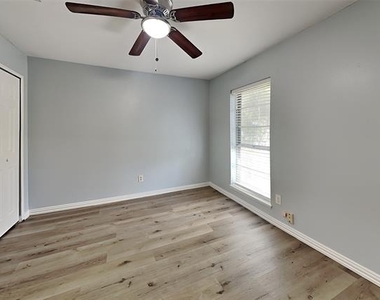 1913 Briarwood Drive - Photo Thumbnail 10