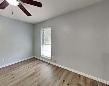 1913 Briarwood Drive - Photo Thumbnail 11