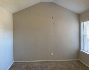 141 Valley View Drive - Photo Thumbnail 7