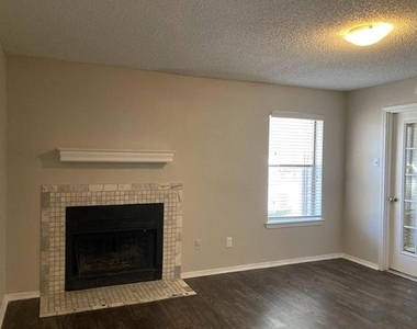 141 Valley View Drive - Photo Thumbnail 6
