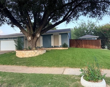 6026 Highcrest Drive - Photo Thumbnail 11