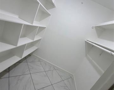 6026 Highcrest Drive - Photo Thumbnail 6
