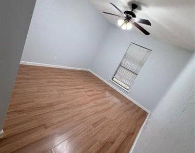 6026 Highcrest Drive - Photo Thumbnail 9