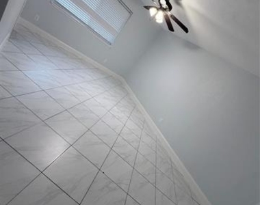 6026 Highcrest Drive - Photo Thumbnail 4