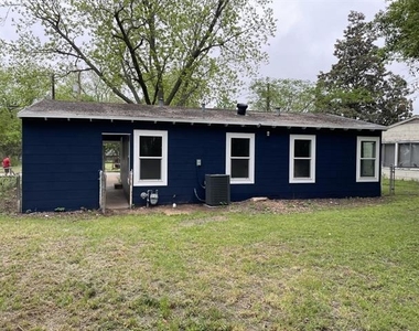 513 W Florence Street - Photo Thumbnail 11
