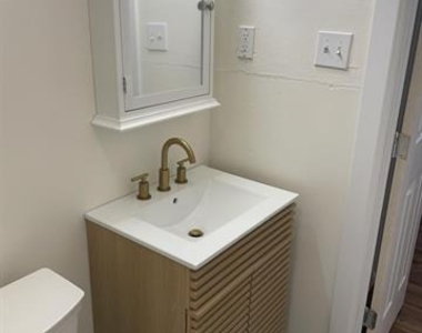 513 W Florence Street - Photo Thumbnail 9