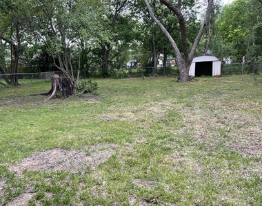 513 W Florence Street - Photo Thumbnail 10