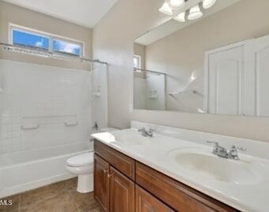 3557 E Odessa Drive - Photo Thumbnail 14