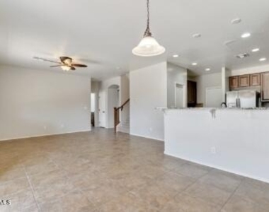 3557 E Odessa Drive - Photo Thumbnail 5