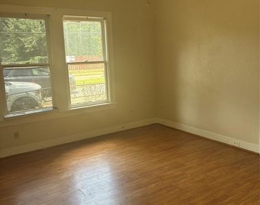 2660 Vivian Street - Photo Thumbnail 3