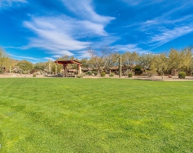 2011 W Yellowbird Lane - Photo Thumbnail 43