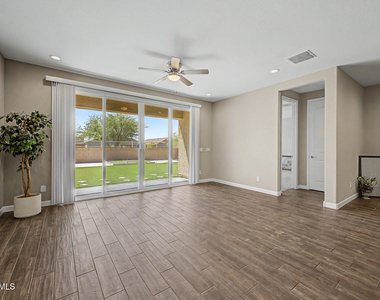 2011 W Yellowbird Lane - Photo Thumbnail 4