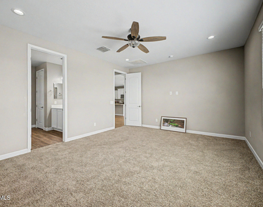 2011 W Yellowbird Lane - Photo Thumbnail 14