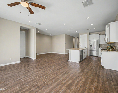 2011 W Yellowbird Lane - Photo Thumbnail 6