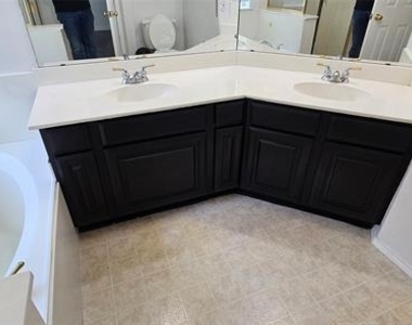 1503 Heather Brook Drive - Photo Thumbnail 11