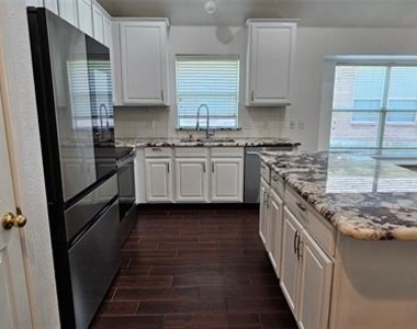 1503 Heather Brook Drive - Photo Thumbnail 4