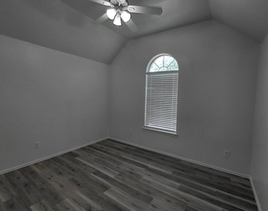 1134 Jamie Drive - Photo Thumbnail 8