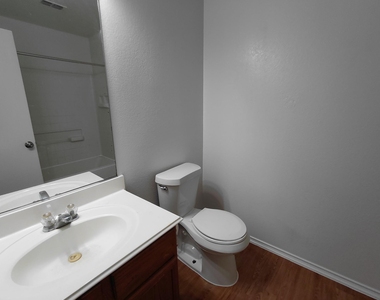 1134 Jamie Drive - Photo Thumbnail 6