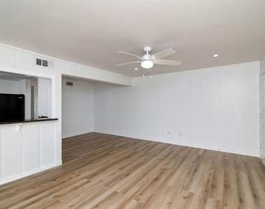 2808 Throckmorton Street - Photo Thumbnail 7