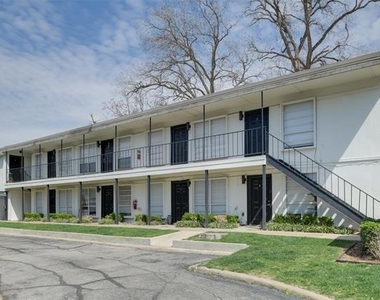 2808 Throckmorton Street - Photo Thumbnail 2