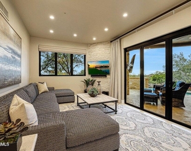 10638 E Yearling Drive - Photo Thumbnail 7
