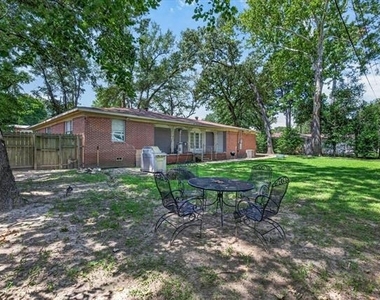 925 Maryland Drive - Photo Thumbnail 16