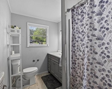 925 Maryland Drive - Photo Thumbnail 14