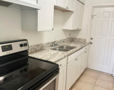 2033 W Madison -- - Photo Thumbnail 1