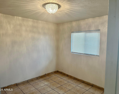 2033 W Madison -- - Photo Thumbnail 5