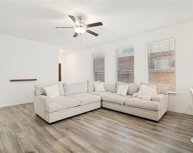 2911 S Griffin Lane - Photo Thumbnail 6