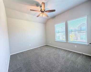 4808 Sparkling Pathway - Photo Thumbnail 23